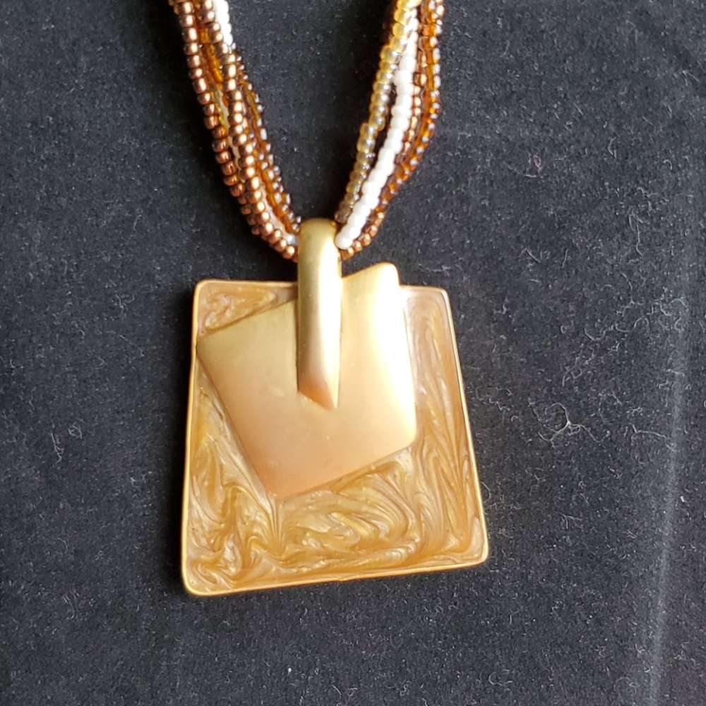 Great Necklace and matching earrings!